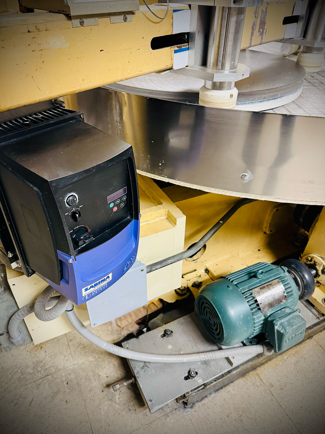 Sabina Controller & Leeson Wattsaver Motor Sabina Controller & Leeson Wattsaver Motor