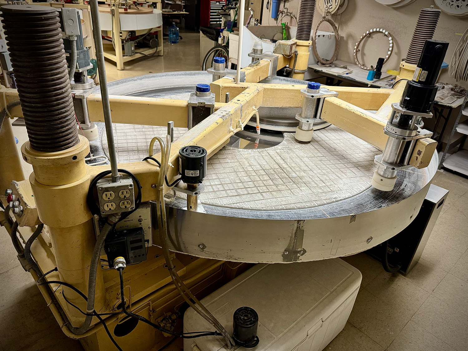 Toolin positions 2 & 3 – Chiller & cooling tank – Baldor Motor Tooling positions 2 & 3 - Chiller & cooling tank - Baldor Motor
